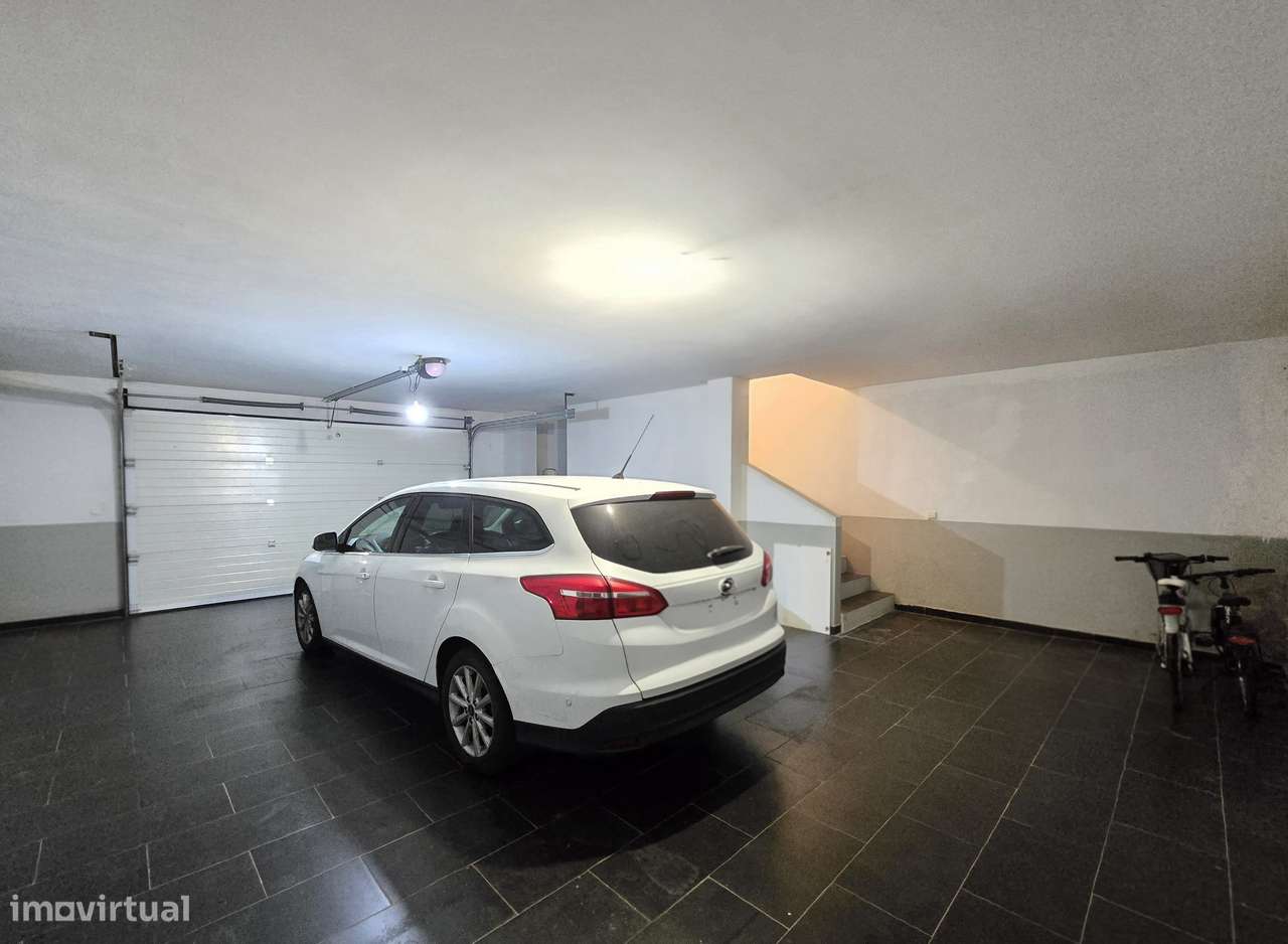 Moradia V4 com Jardim em Freiriz, Vila Verde-25