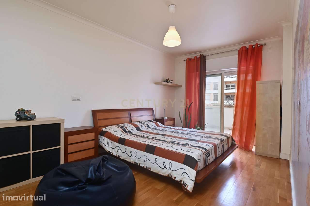 Apartamento 3 quartos, 3 WC, no centro dos Jardins da Parede, com vist-20