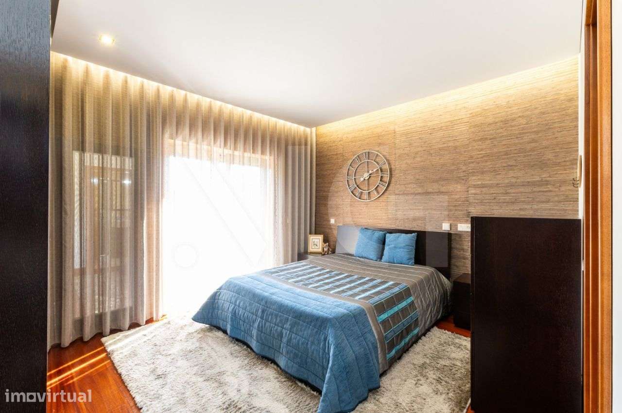 Moradia T3, com Varanda, jardins e Piscina em Felgueiras-54