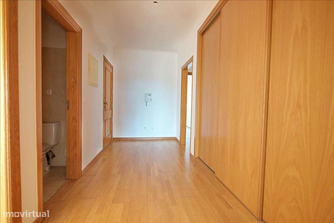 Apartamento T3 moderno no Afonsoeiro - Grande imagem: 3/23