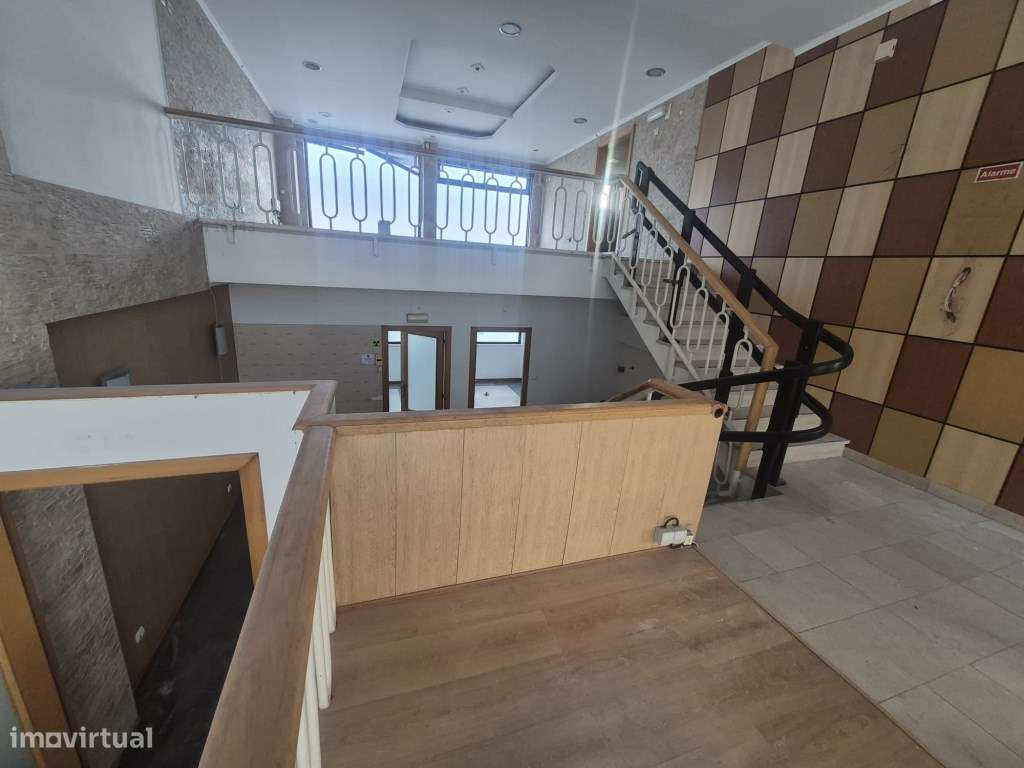 Loja 220 m2 - Acesso direto à rua (Junto ao Tribunal) - Grande imagem: 5/60