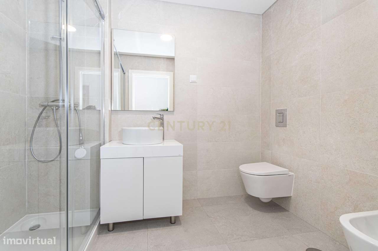 Penthouse T5 de luxo com vista rio – Carnaxide-24