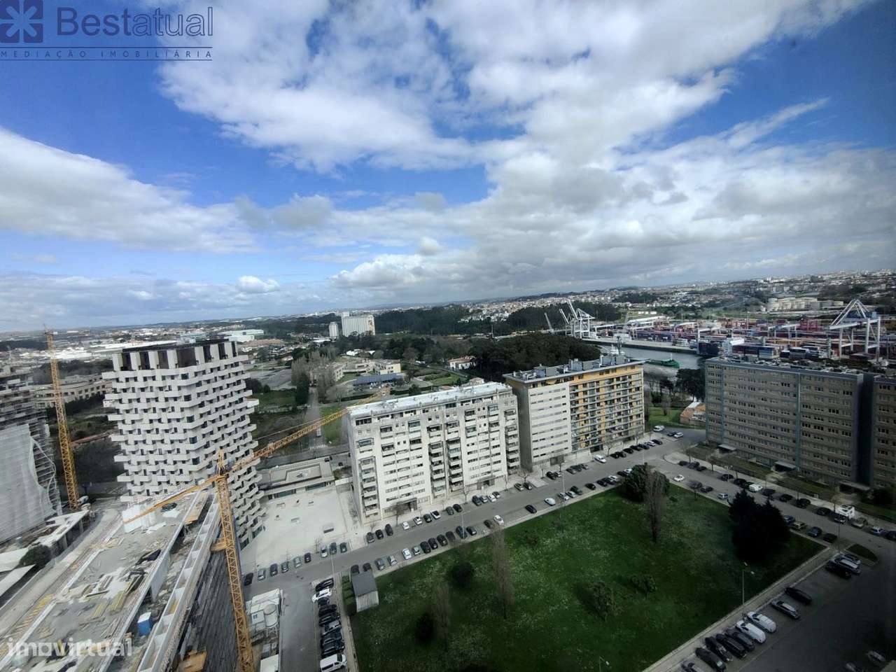 T 3 - 2 Suites -Cond. fechado -Vistas deslumbrantes-27