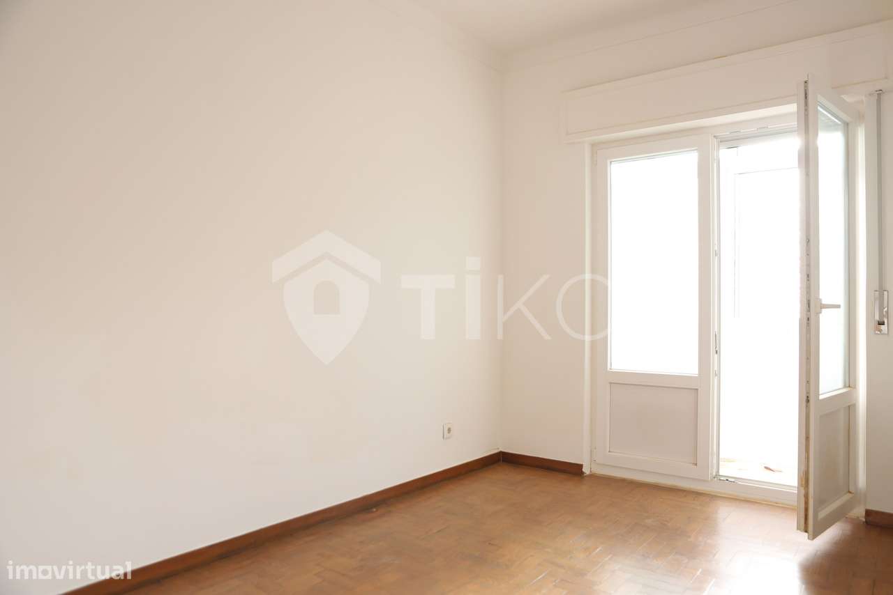 Apartamento T3 em Renovação com Excelentes Áreas em Setúbal-3