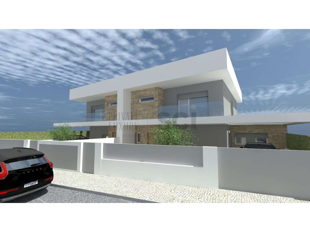 Moradia T3+1 com piscina e anexo em Fernão Ferro-12