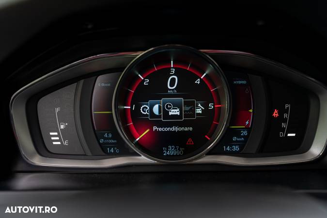 Volvo V60 D6 Plug-In-Hybrid AWD Geartronic Summum - 34