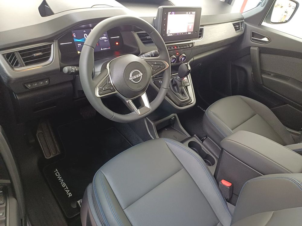 7 Osobowy / Kamera / Cyfrowe Zegary /Carplay i Android