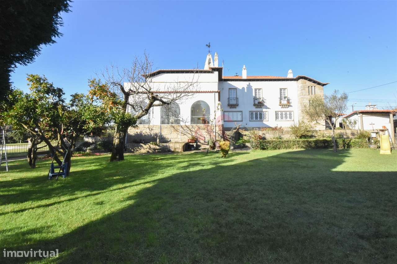 Quinta T4 com 4.600 m2, com 3 Pisos, Piscina, Jardins, um Salão de Eve - Grande imagem: 3/18