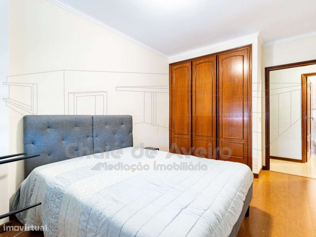 Apartamento T3 com garagem (Grijó) VNG-2