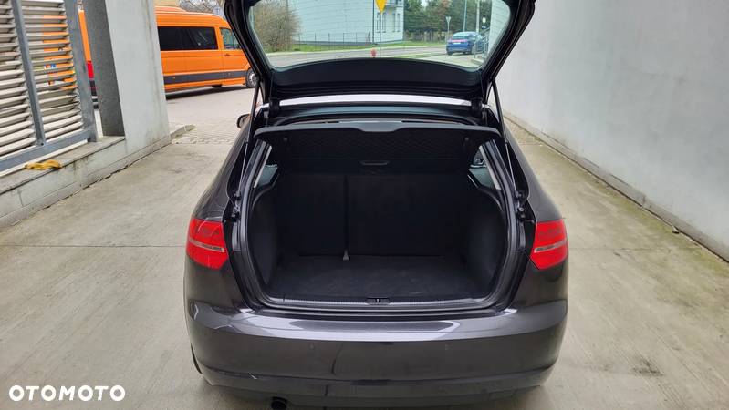 Audi A3 1.6 Sportback Attraction - 24