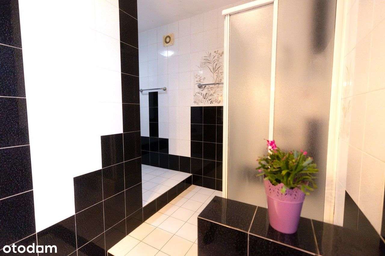 Blisko Szkoły, Przedszkola, PKP, A2, DK90-9