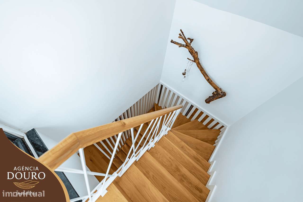 Apartamento T3 com varanda e terraço em Valbom, Porto-22