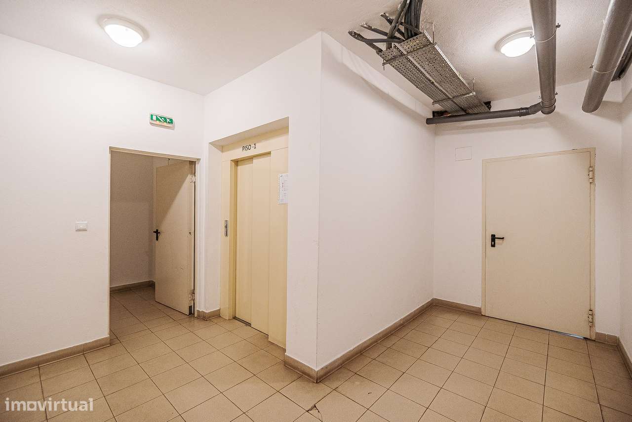 T1 com Potencial T2 (98m²) | Condomínio Privado com Piscina | Alcabide-17