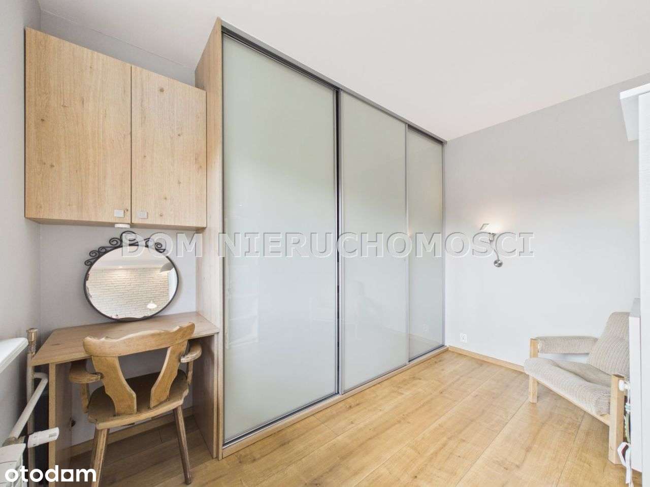 Przestronne, dwupokojowe mieszkanie na Jarotach!-4