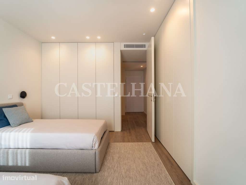 Apartamento T1 com garagem inserido em novo empreendimento da cidad... - Grande imagem: 2/68