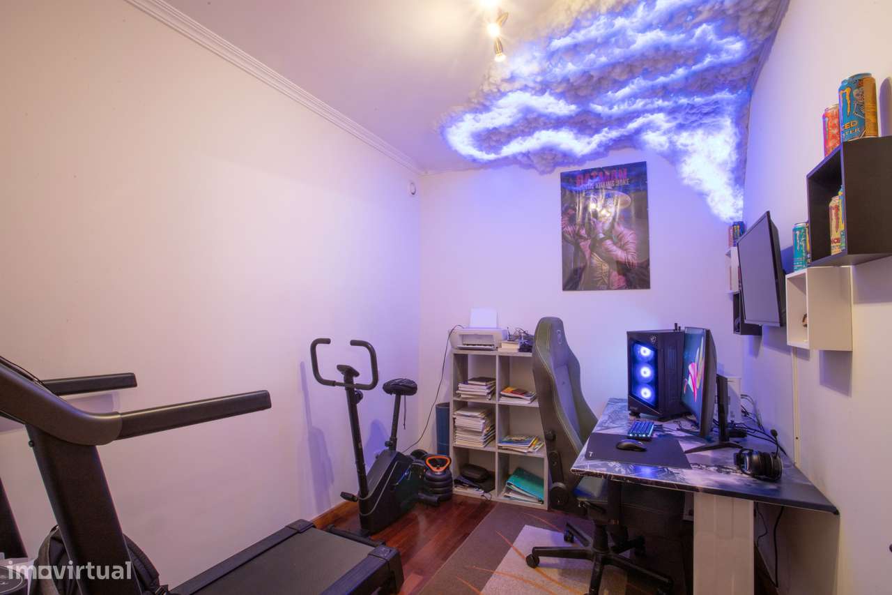 T2+1, em Vila Nova de Gaia, com garagem e varanda-16