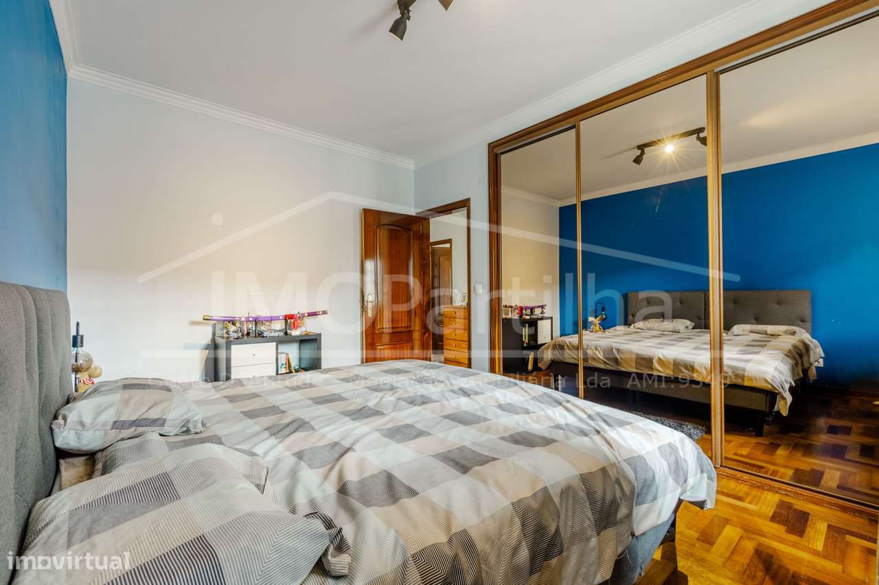 Moradia T5 Isolada com Potencial | 197 m² | São Domingos Rana-23