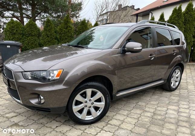 Mitsubishi Outlander - 11