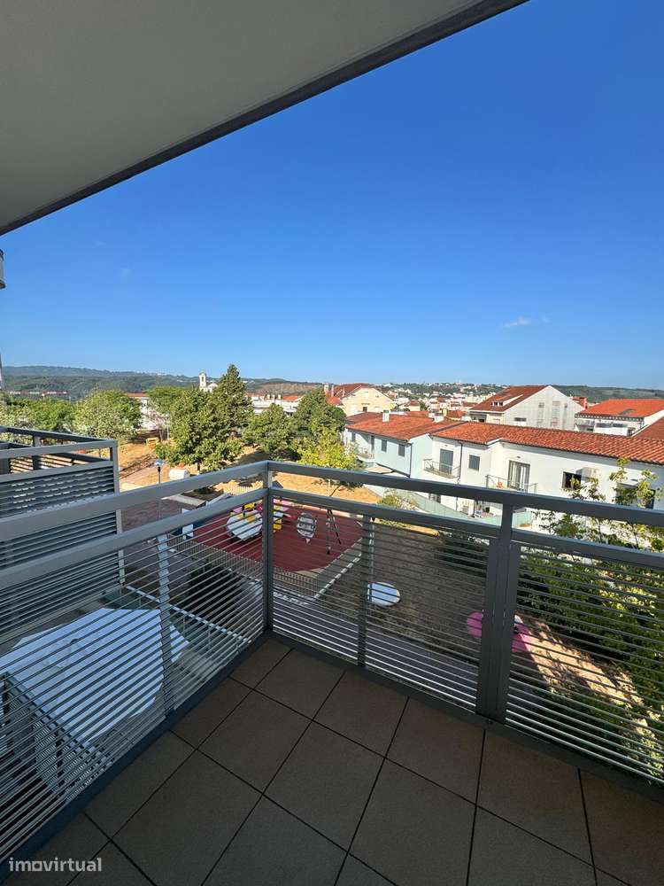 Apartamento duplex T4 com 3  garagens-30