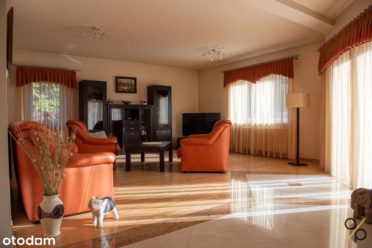 Przestronny i komfortowy dom z dużym ogrodem! - Pełny obrazek: 4/19