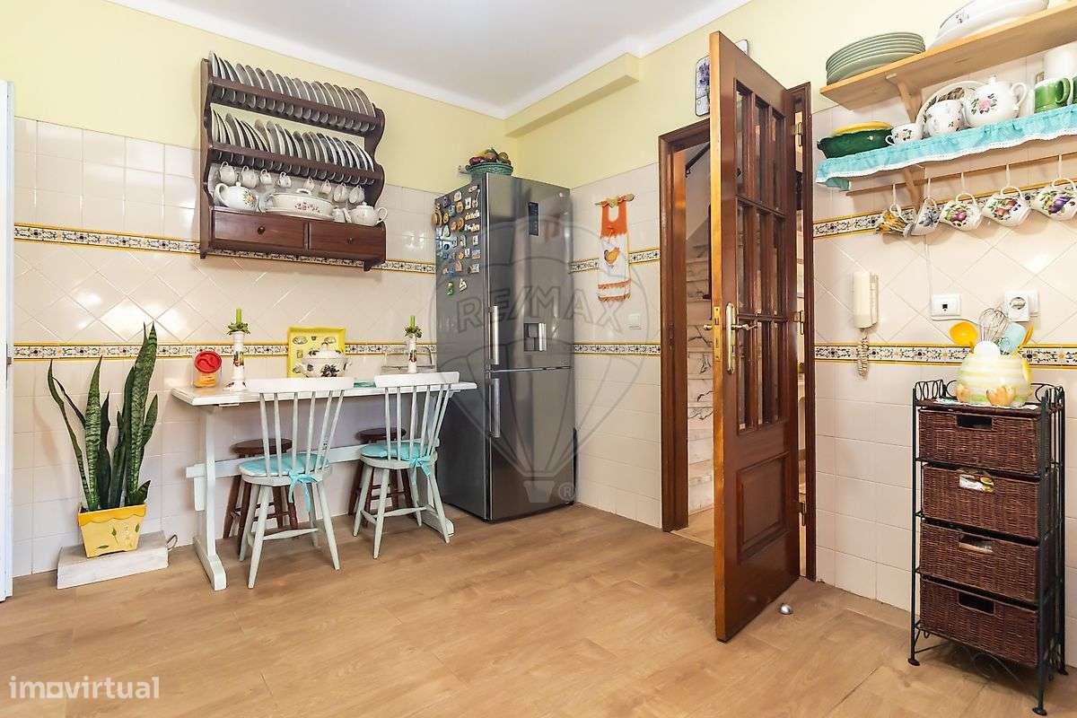 Moradia Geminada T3+2 – Quinta do Conde para venda-42