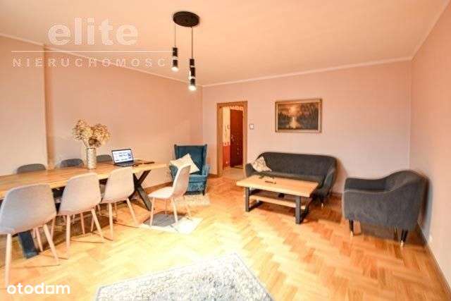 Wygodne trzypokojowe mieszkanie, klimatyzacja-0