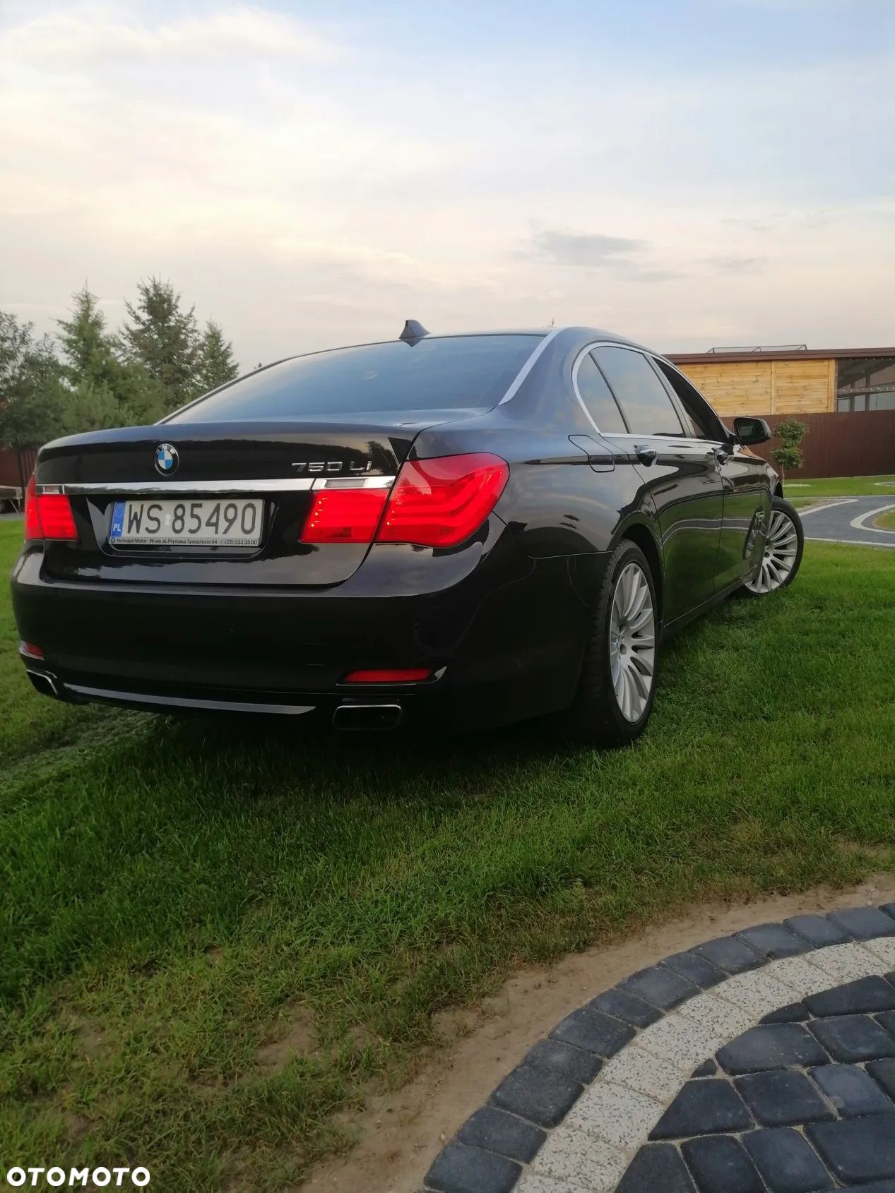 BMW Seria 7 750Li - 1