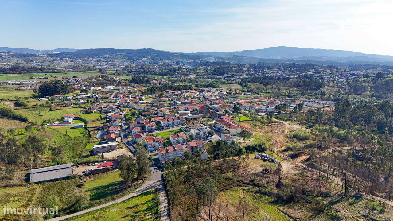 Moradia T3 por terminar em Cabanelas|Elevado potencial de investimento - Grande imagem: 4/15