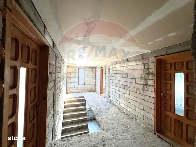 Casă / Vilă cu 6 camere de vânzare în BUHUȘI Județul BACĂU-3