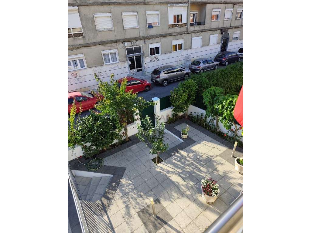Vende-se Moradia V4 renovada com terraço, churrasqueira e horta a 5...-43