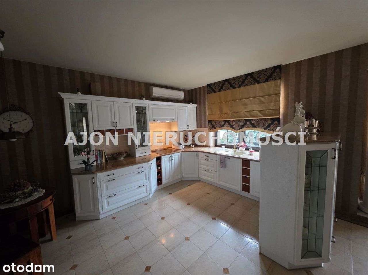 Willa z garażem, Czechowice Dziedzice ul. Zawiła-8