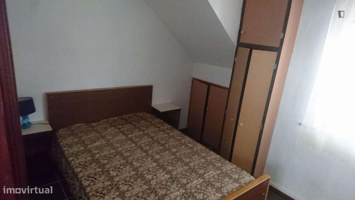 Quarto - localizado em São Martinho de Bispo Coimbra - Grande imagem: 2/10