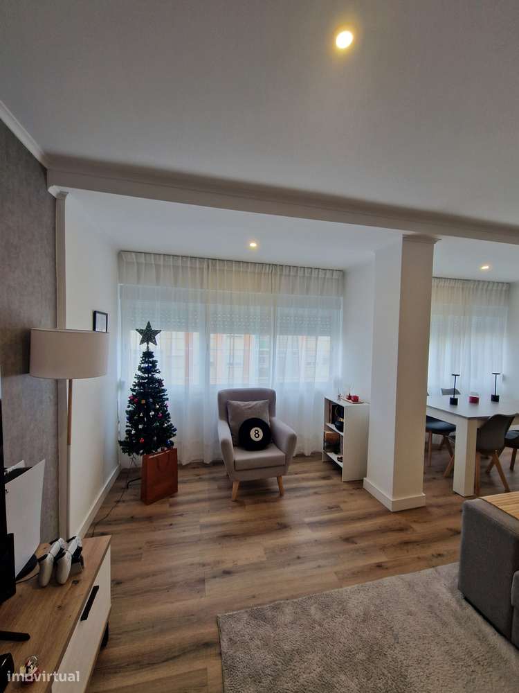 T2 Renovado e Mobilado | Despesas Incluídas | Venteira – Amadora - Grande imagem: 4/19