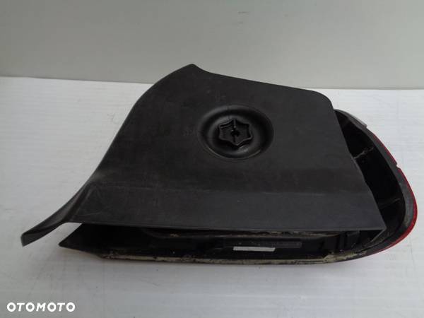 LAMPA TYLNA LEWA EUROPA BMW 3 E36 - 3