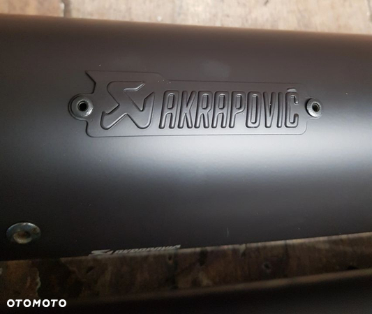 Fabrycznie nowe tłumiki Akrapovic Harley Davidson Fat Boy S-HDSTSO3-HB - 5