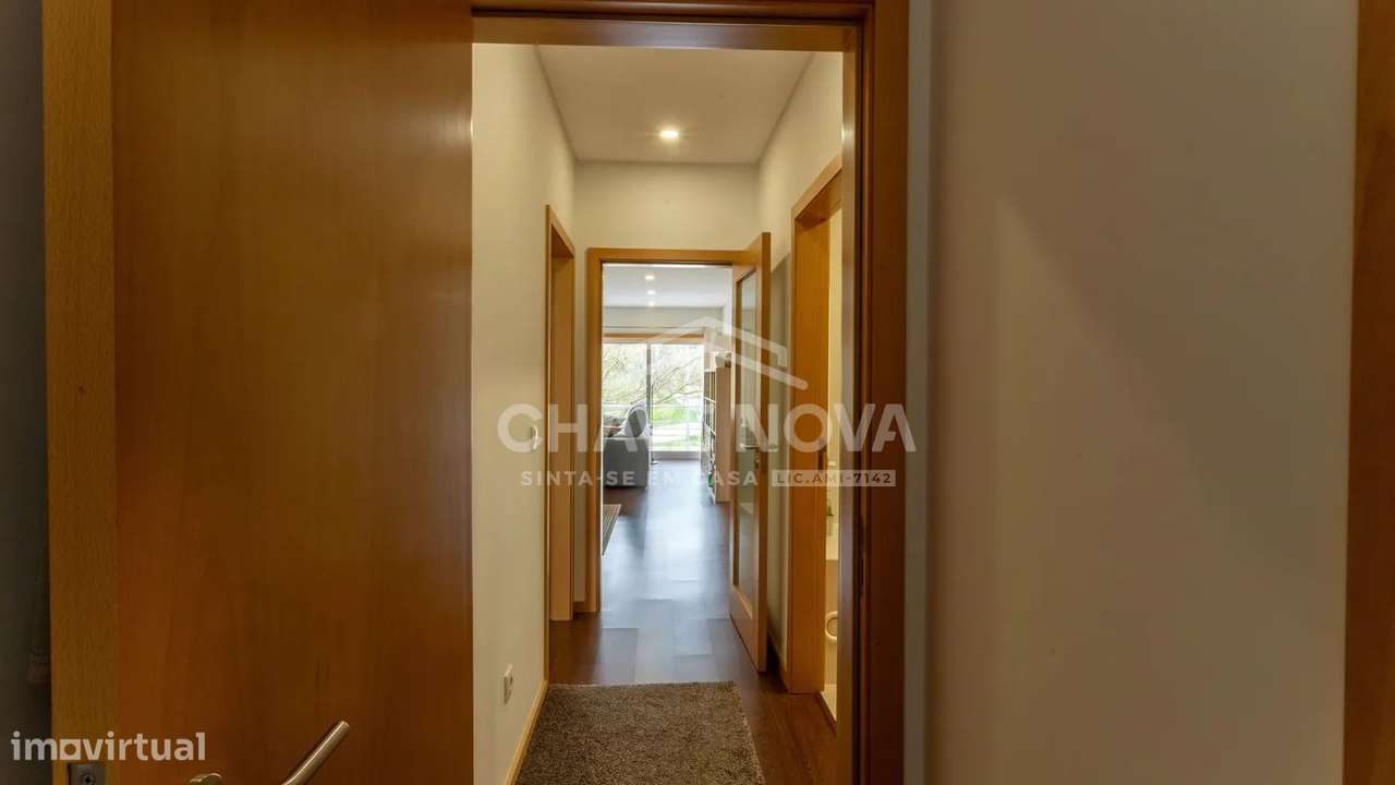 T2 | Suite | Lugar de Garagem | Arrumos | Varandim-13