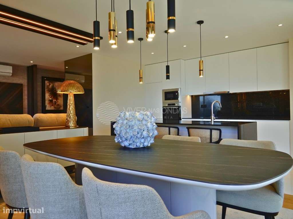 Apartamento T3 EXCLUSIVO | 2 lugares de estacionamento | Varanda - Grande imagem: 5/93