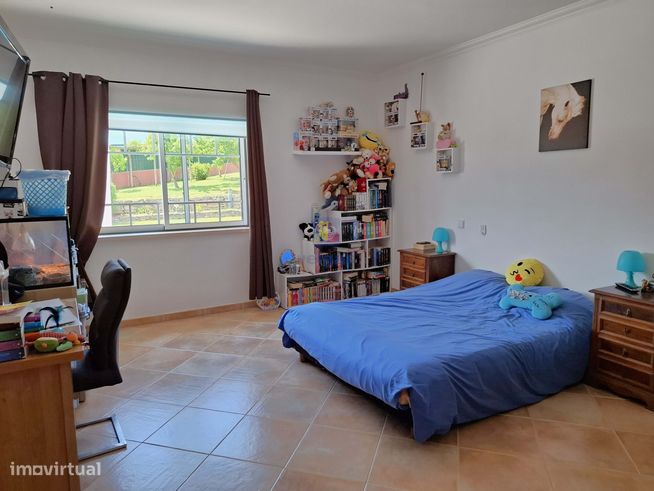 Moradia T5 isolada com piscina em  A-dos-Negros, Óbidos-9