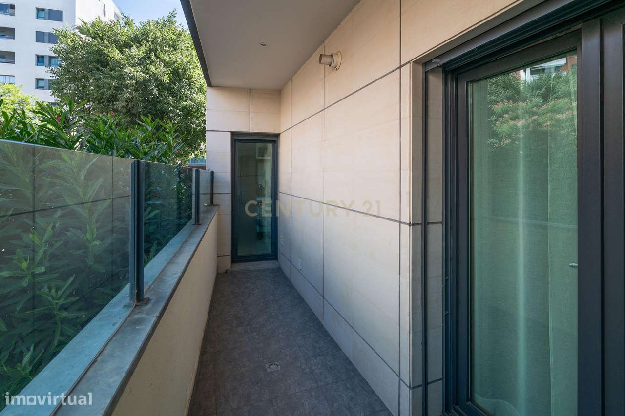 Apartamento T1 nas Colinas do Cruzeiro com Arrecadação e Parqueamento-19