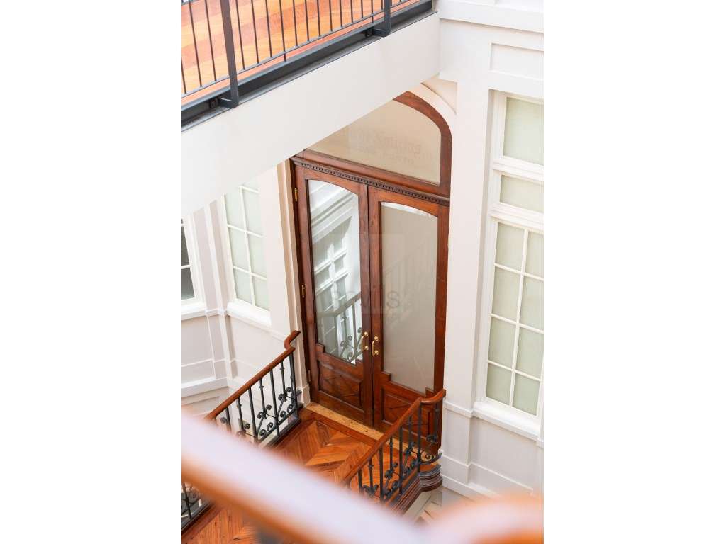 Apartamento T0 mobilado e decorado na Avenida dos Aliados-26