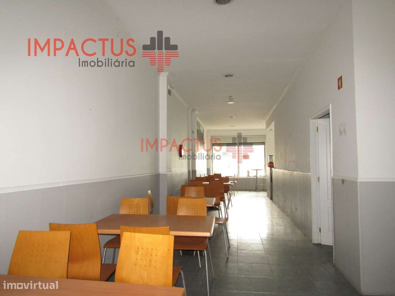 Café/Restaurante no Castêlo da Maia - Grande imagem: 4/19