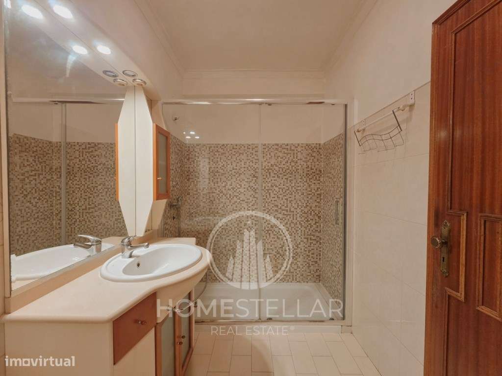 Apartamento T3 com varanda e arrecadação-21