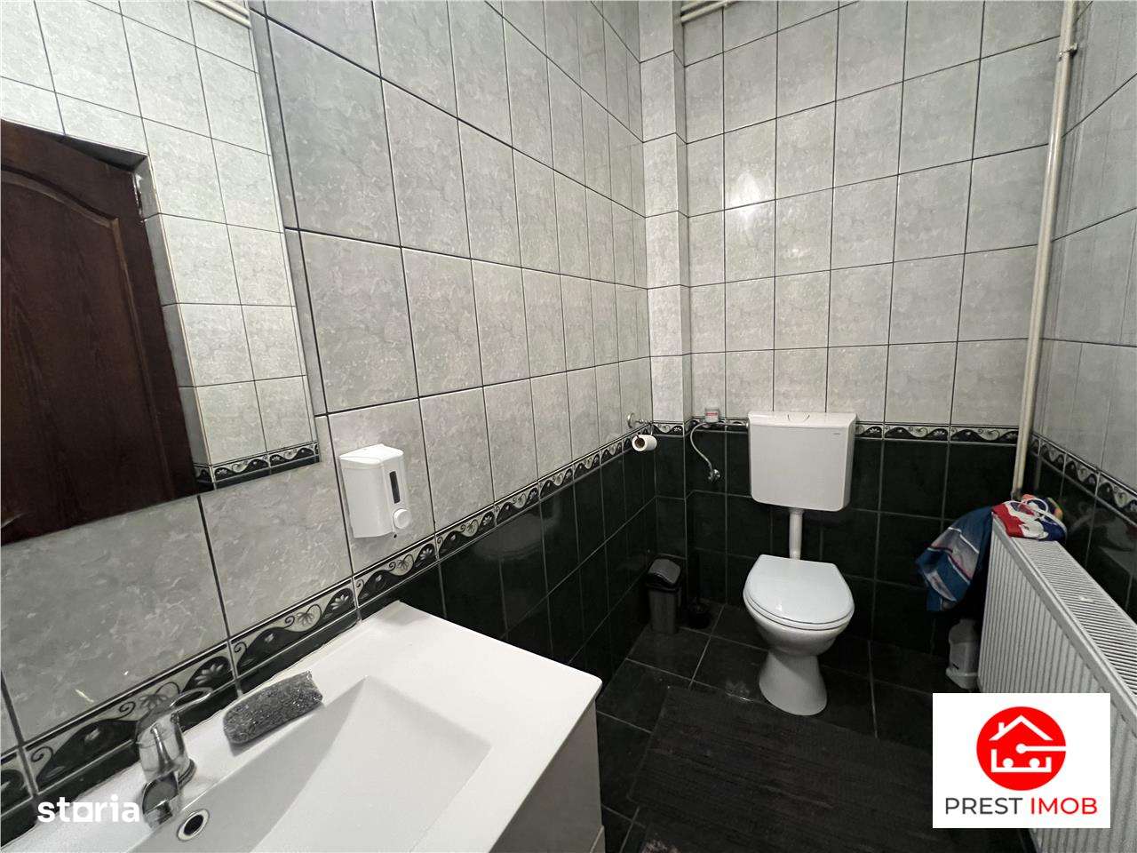 Casa de vanzare in zona Moca de 380 mp utili, cu piscina si curte de 7 - Imagine principală: 5/17