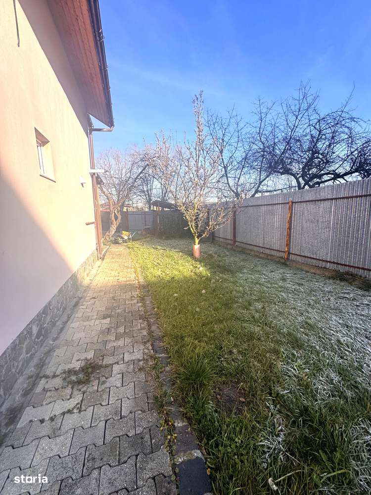 Casă spațioasă | Curte 400 mp | Foișor | Parcare privată | Zona Noua - Imagine principală: 2/16