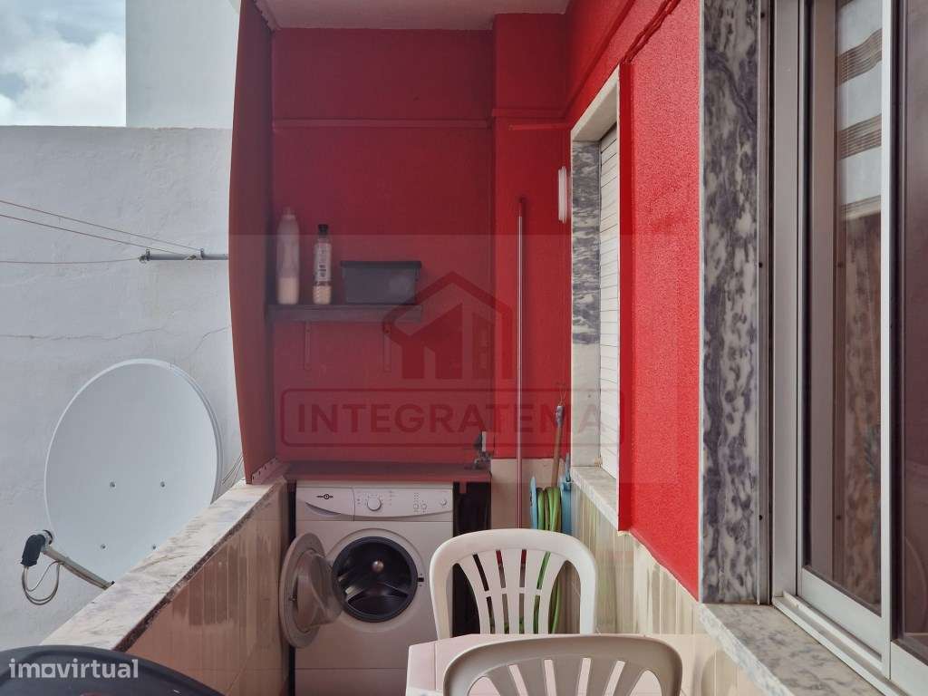 Apartamento T2 com garagem nas Caldas da Rainha-11