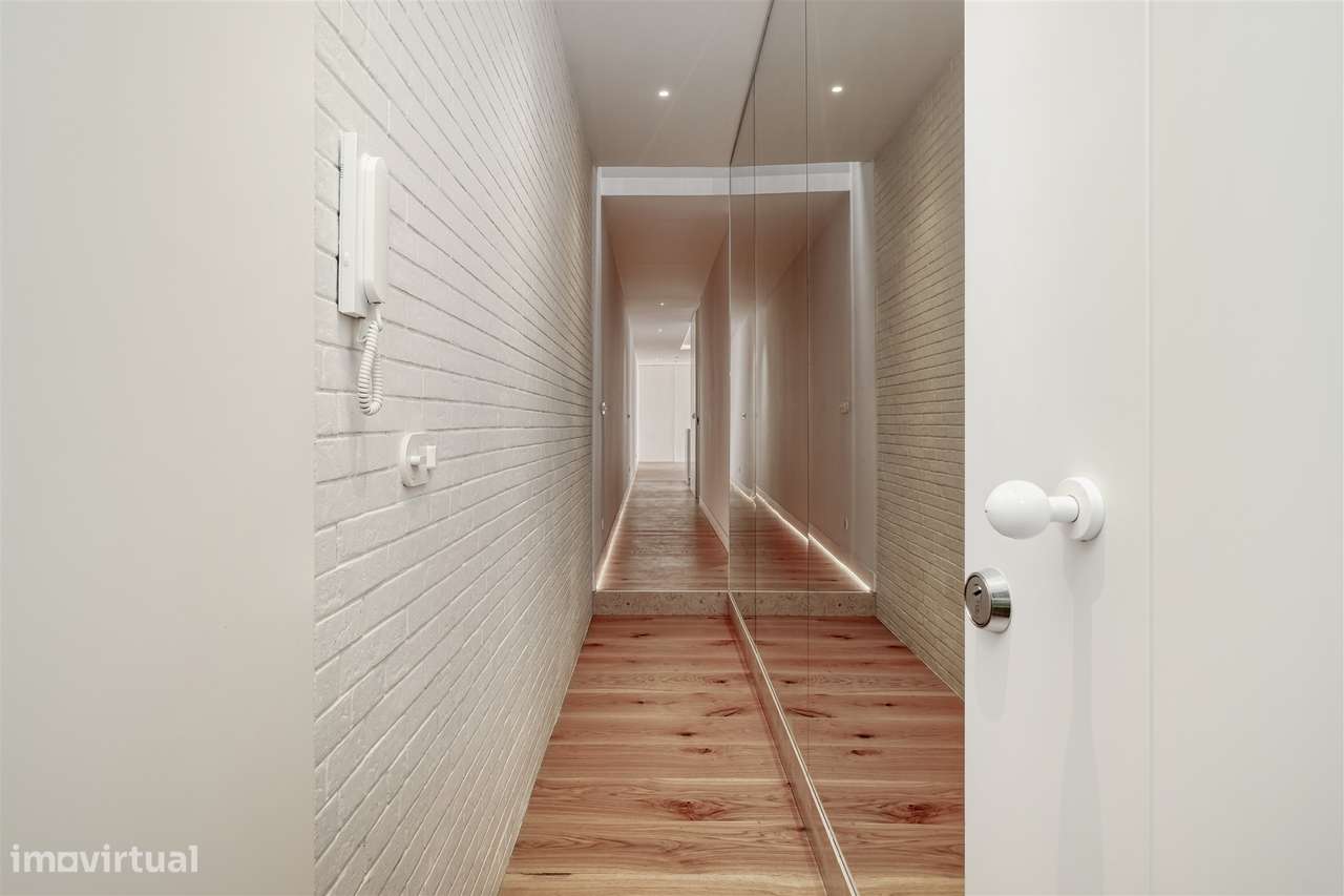 Apartamento T2 renovado, às portas de Alfama, Lisboa.-16