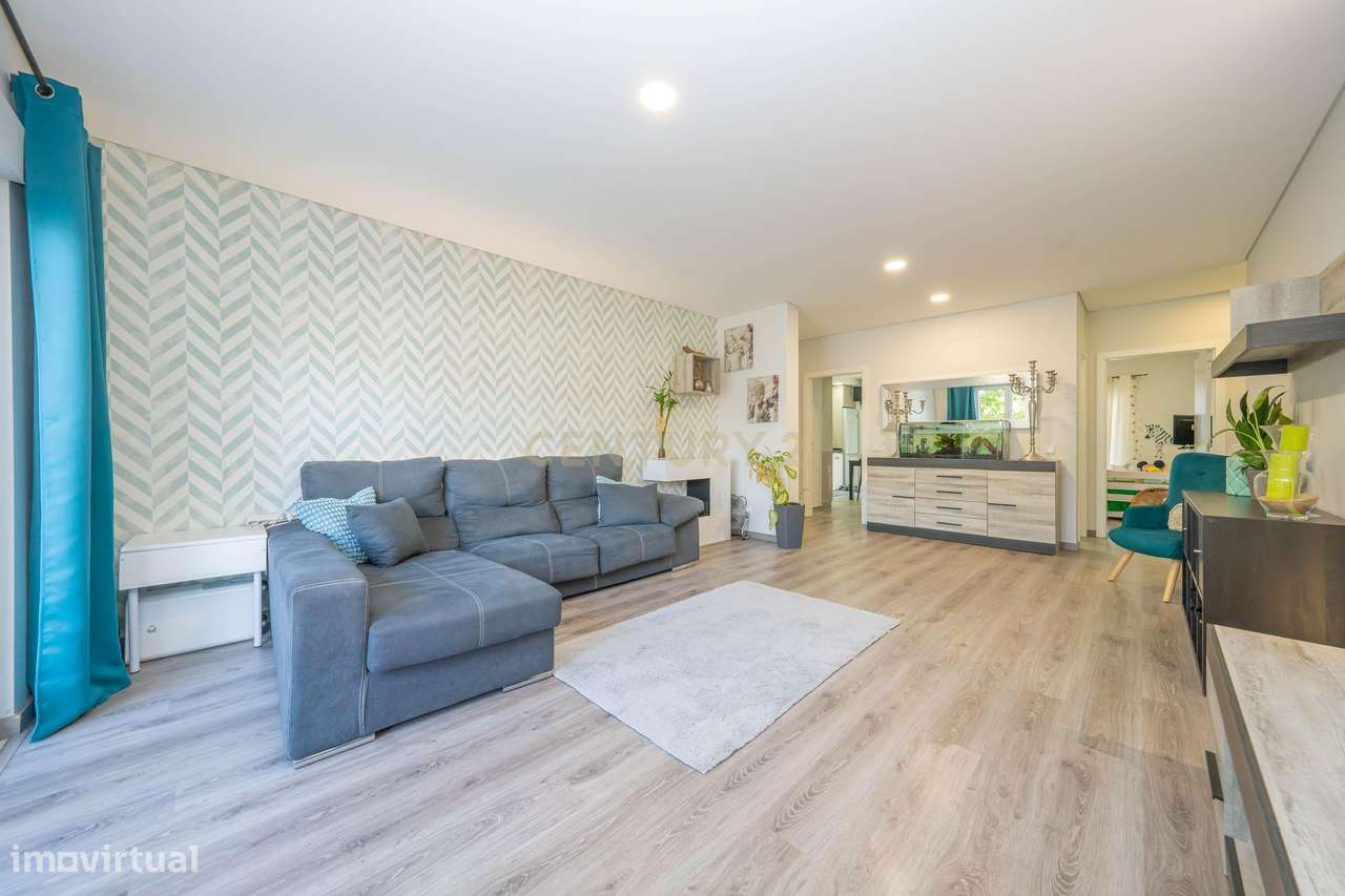 Apartamento T3 com Varandas Amplas, Garagem e Suite — Quinta da Amizad - Grande imagem: 3/47