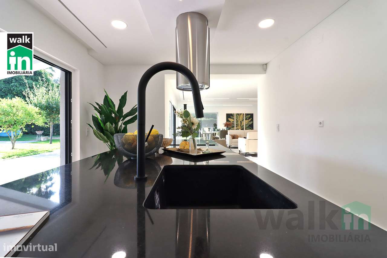 Moradia Térrea de Luxo V4 com Piscina na Herdade da Aroeira-18