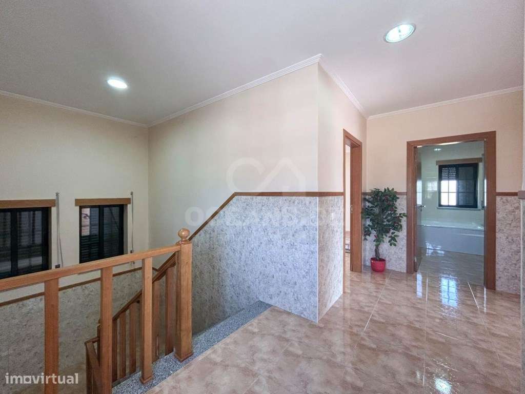 Moradia T4 independente em Castelo Branco-31