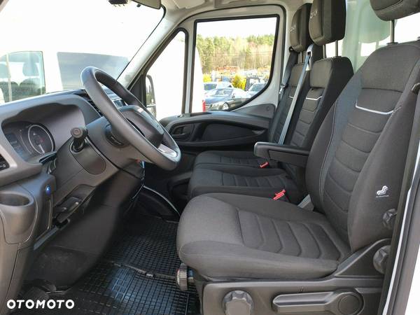 Mercedes-Benz Sprinter - 24